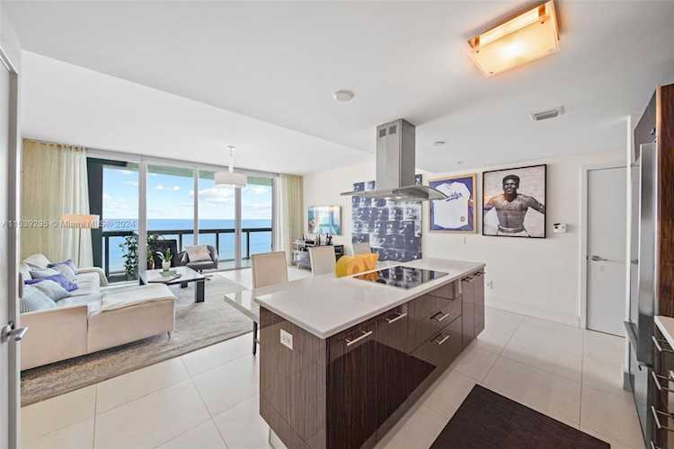 6899 Collins Ave #1801 Miami Beach, FL 32 33141 | Skyrise Lab Photo 15