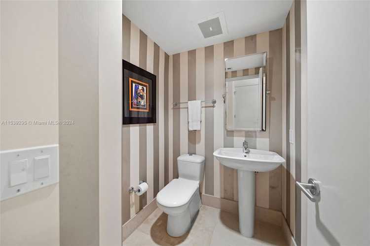 6899 Collins Ave #1801 Miami Beach, FL 32 33141 | Skyrise Lab Photo 24