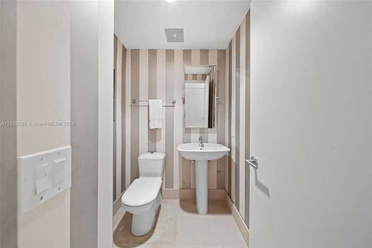 6899 Collins Ave #1801 Miami Beach, FL 32 33141 | Skyrise Lab Photo 25