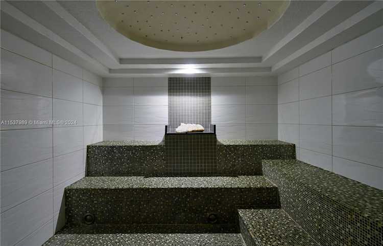 6801 Collins Ave Miami Beach, FL 32 33141 | Skyrise Lab Photo 76