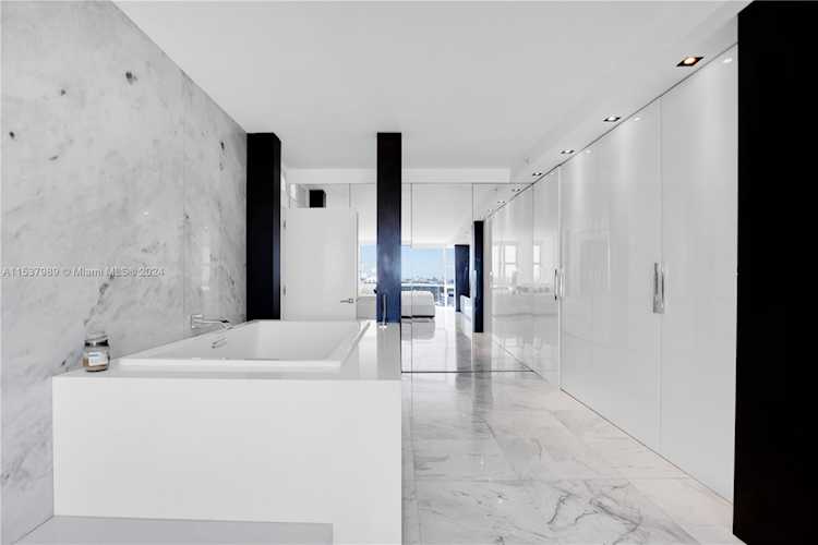 6801 Collins Ave Miami Beach, FL 32 33141 | Skyrise Lab Photo 54