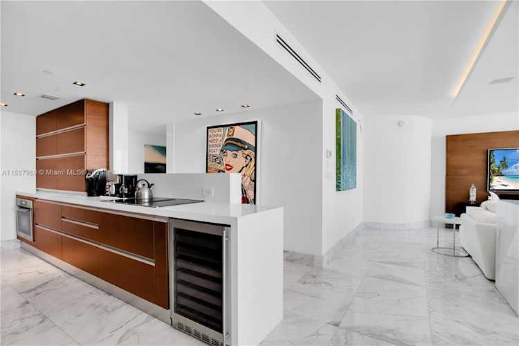 6801 Collins Ave Miami Beach, FL 32 33141 | Skyrise Lab Photo 13