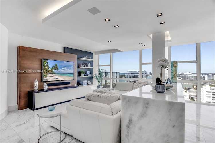 6801 Collins Ave Miami Beach, FL 32 33141 | Skyrise Lab Photo 7