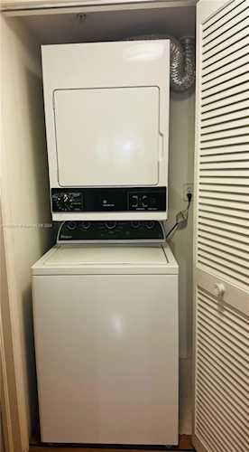 1900 Sunset Harbour Dr #815 Miami Beach, FL 32 33139 | Skyrise Lab Photo 11