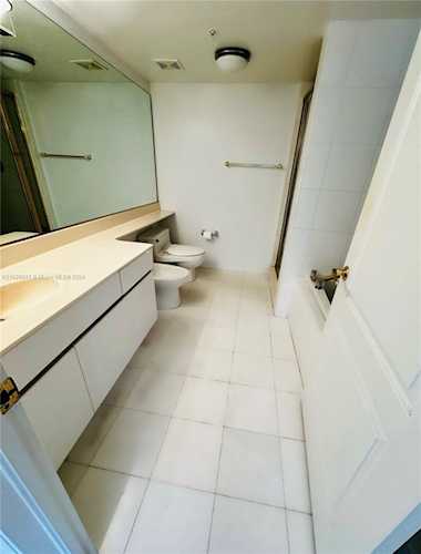 1900 Sunset Harbour Dr #815 Miami Beach, FL 32 33139 | Skyrise Lab Photo 6