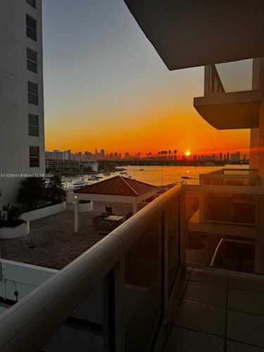 1900 Sunset Harbour Dr #815 Miami Beach, FL 32 33139 | Skyrise Lab Photo 1