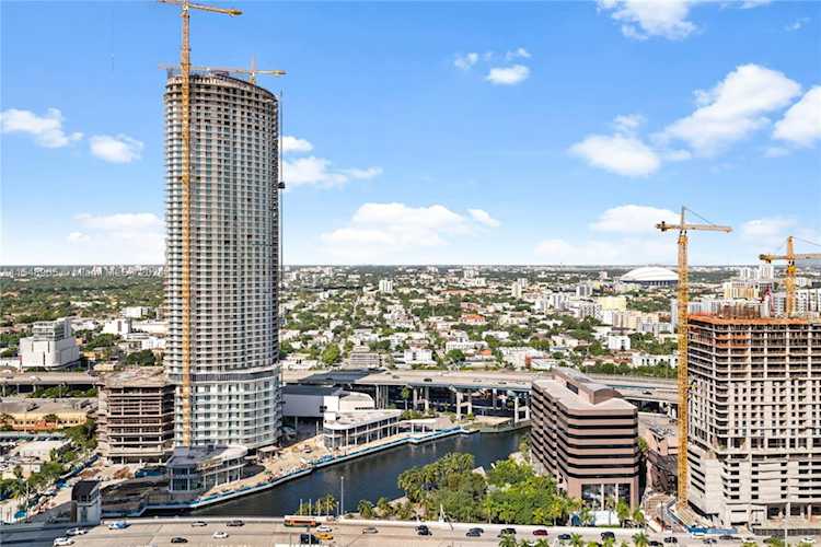 92 SW 3rd St #3409 Miami, FL 41 33130 | Skyrise Lab Photo 20