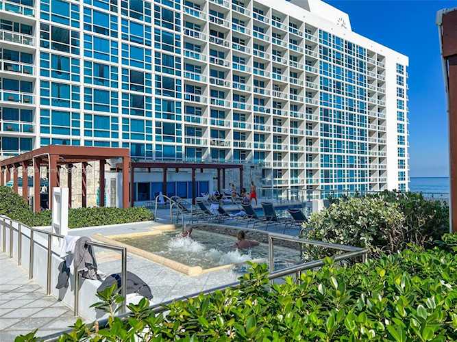 6799 Collins Ave #804 Miami Beach, FL 32 33141 | Skyrise Lab Photo 43