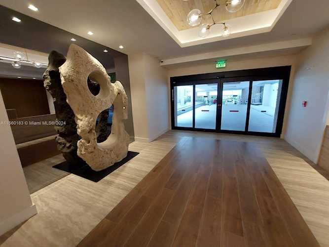 2301 Collins Ave #320 Miami Beach, FL 32 33139 | Skyrise Lab Photo 29