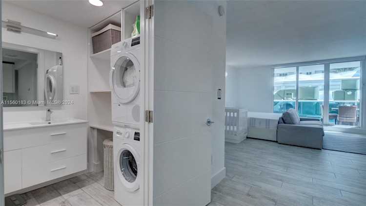 2301 Collins Ave #320 Miami Beach, FL 32 33139 | Skyrise Lab Photo 13