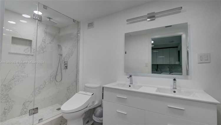 2301 Collins Ave #320 Miami Beach, FL 32 33139 | Skyrise Lab Photo 12