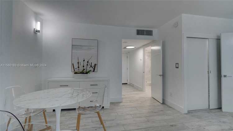 2301 Collins Ave #320 Miami Beach, FL 32 33139 | Skyrise Lab Photo 9