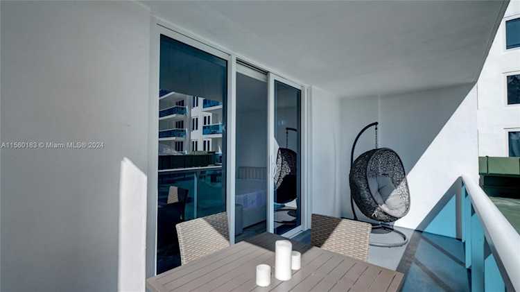 2301 Collins Ave #320 Miami Beach, FL 32 33139 | Skyrise Lab Photo 8