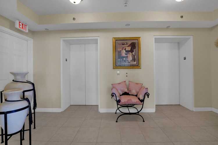 301 N Birch Road #8n Fort Lauderdale, FL Ft Lauderdale Beach (3130-3170) 33304 | Skyrise Lab Photo 2