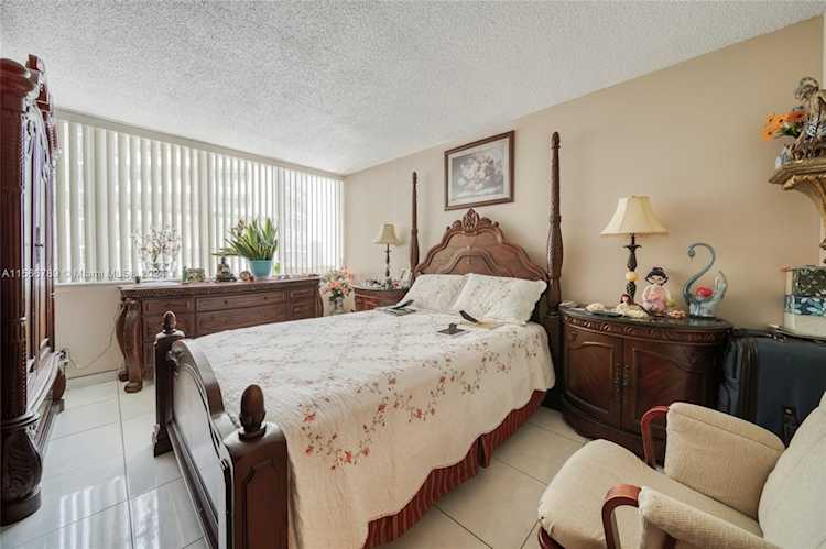 3140 S Ocean Dr #1002 Hallandale Beach, FL 3010 33009 | Skyrise Lab Photo 18