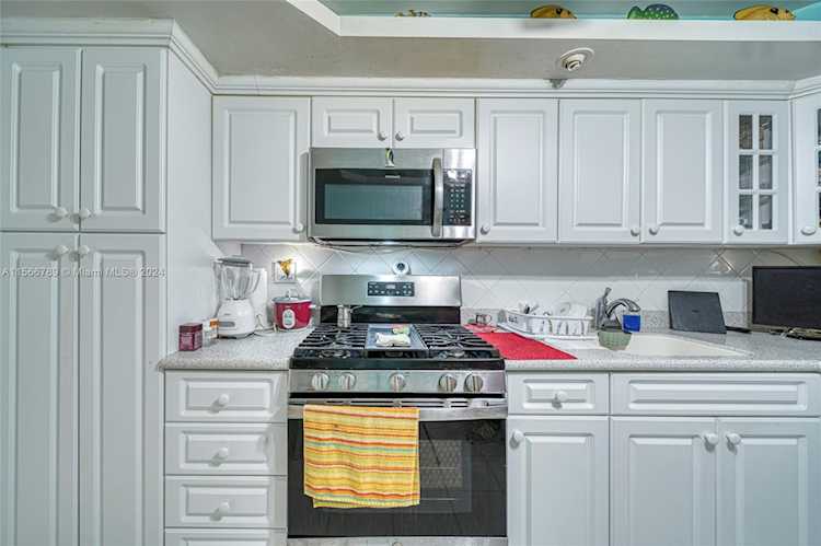 3140 S Ocean Dr #1002 Hallandale Beach, FL 3010 33009 | Skyrise Lab Photo 13