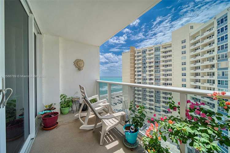 3140 S Ocean Dr #1002 Hallandale Beach, FL 3010 33009 | Skyrise Lab Photo 4