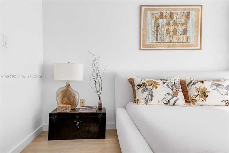 1800 Sunset Harbour Dr #803 Miami Beach, FL 32 33139 | Skyrise Lab Photo 18