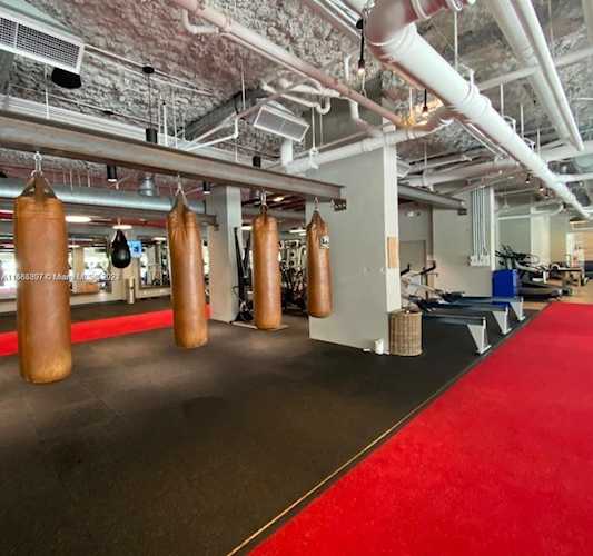 2301 Collins Ave #611 Miami Beach, FL 32 33139 | Skyrise Lab Photo 15