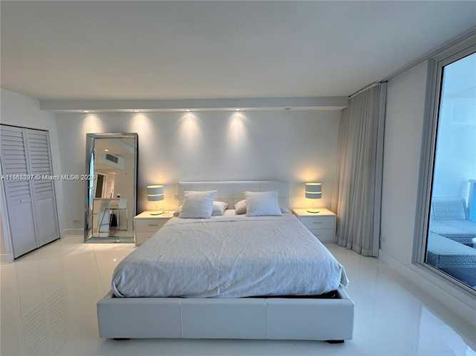 2301 Collins Ave #611 Miami Beach, FL 32 33139 | Skyrise Lab Photo 4