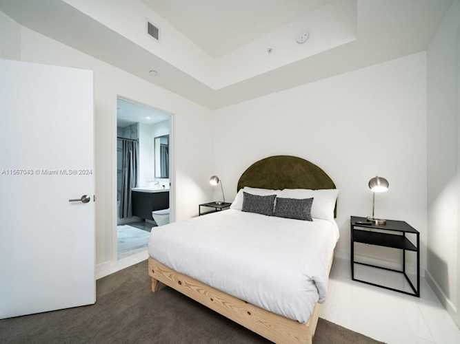 851 NE 1st Ave #1408 Miami, FL 31 33132 | Skyrise Lab Photo 14