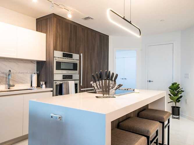 851 NE 1st Ave #1408 Miami, FL 31 33132 | Skyrise Lab Photo 10