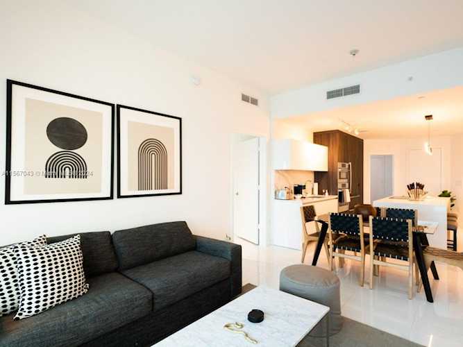 851 NE 1st Ave #1408 Miami, FL 31 33132 | Skyrise Lab Photo 4