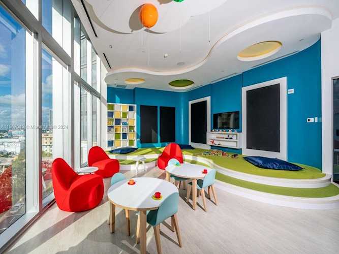 851 NE 1st Ave #1408 Miami, FL 31 33132 | Skyrise Lab Photo 22