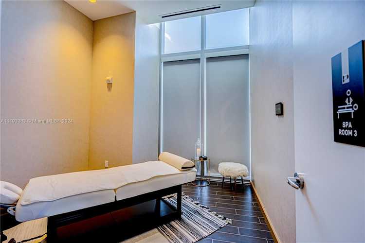 851 NE 1st Ave #2901 Miami, FL 31 33132 | Skyrise Lab Photo 71