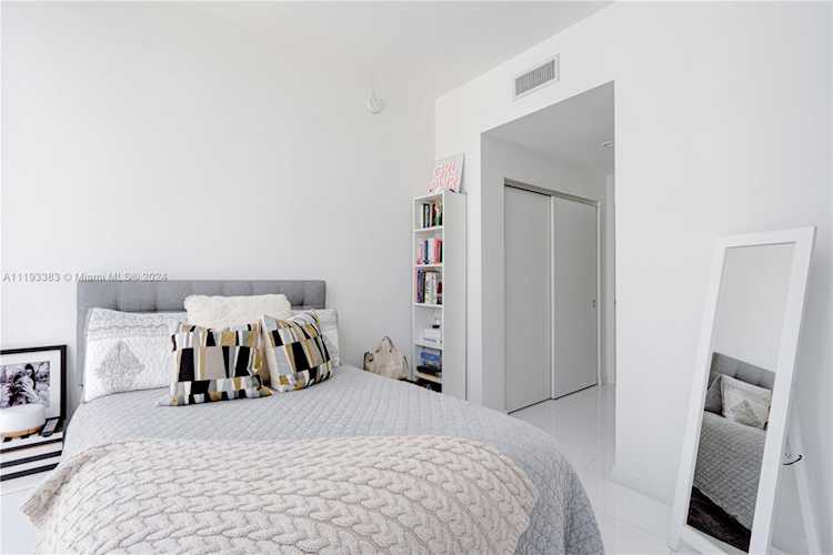 851 NE 1st Ave #2901 Miami, FL 31 33132 | Skyrise Lab Photo 35