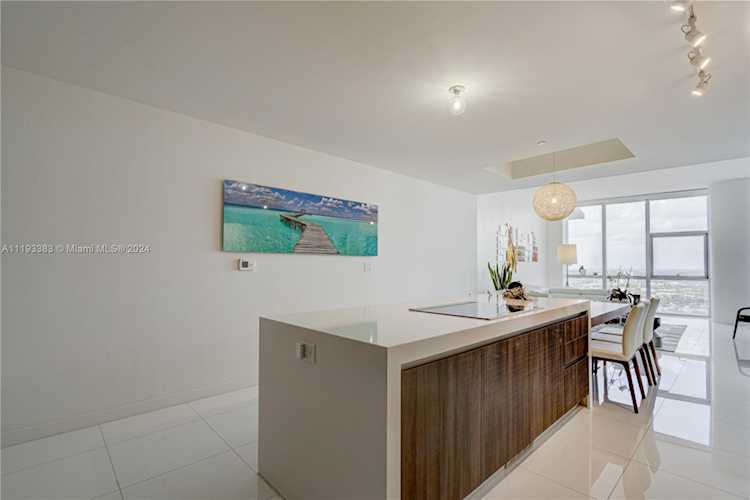 851 NE 1st Ave #2901 Miami, FL 31 33132 | Skyrise Lab Photo 28