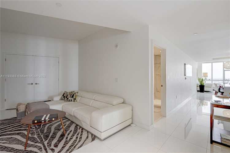 851 NE 1st Ave #2901 Miami, FL 31 33132 | Skyrise Lab Photo 21