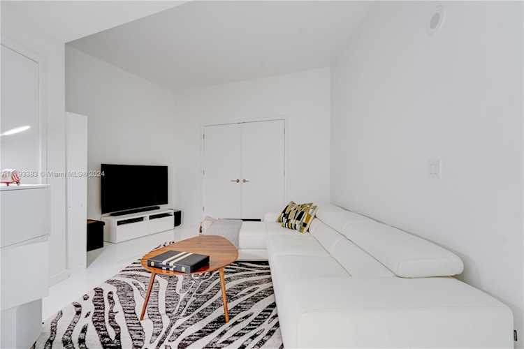 851 NE 1st Ave #2901 Miami, FL 31 33132 | Skyrise Lab Photo 20