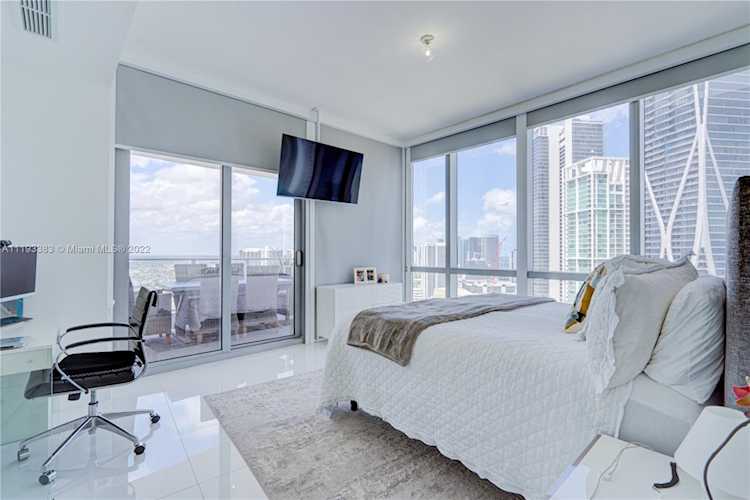 851 NE 1st Ave #2901 Miami, FL 31 33132 | Skyrise Lab Photo 15