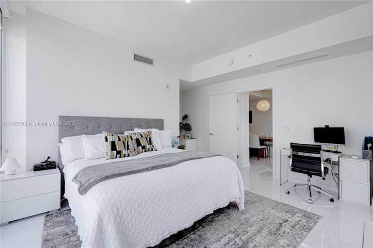 851 NE 1st Ave #2901 Miami, FL 31 33132 | Skyrise Lab Photo 7