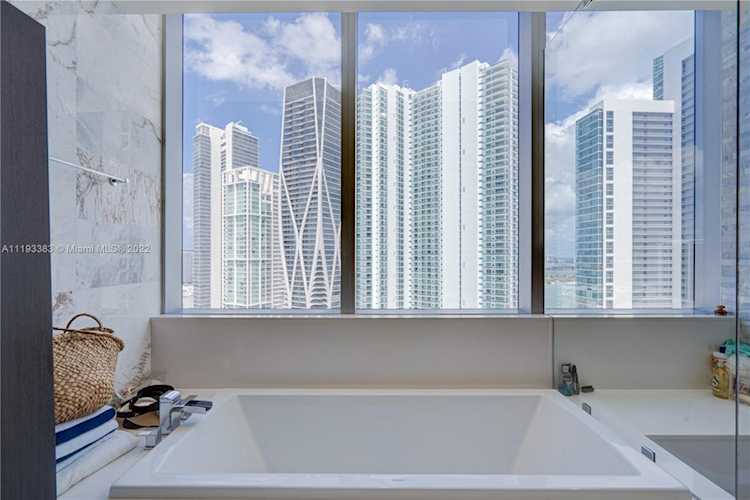 851 NE 1st Ave #2901 Miami, FL 31 33132 | Skyrise Lab Photo 6