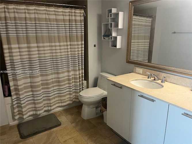 1800 N Bayshore Dr #3010 Miami, FL 32 33132 | Skyrise Lab Photo 12