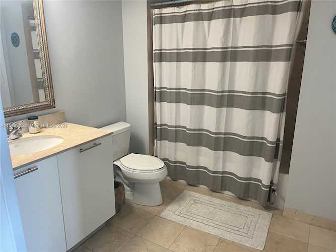 1800 N Bayshore Dr #3010 Miami, FL 32 33132 | Skyrise Lab Photo 11