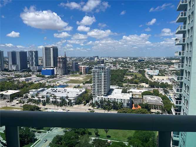 1800 N Bayshore Dr #3010 Miami, FL 32 33132 | Skyrise Lab Photo 6