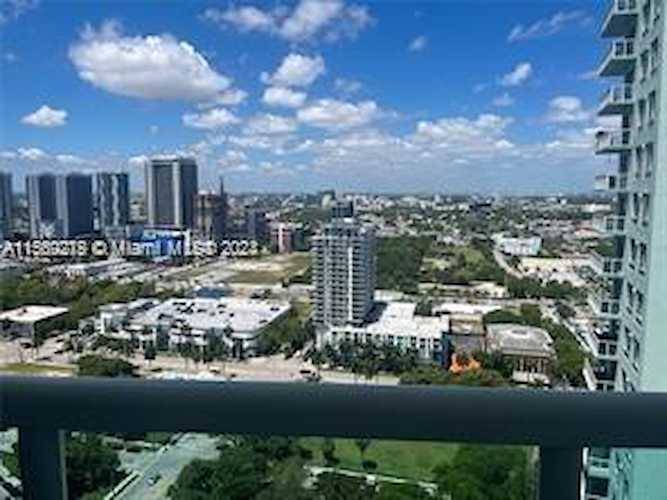 1800 N Bayshore Dr #3010 Miami, FL 32 33132 | Skyrise Lab Photo 1