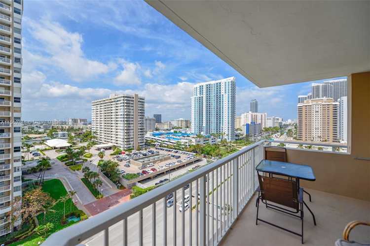1980 S Ocean Dr #10P Hallandale Beach, FL 3010 33009 | Skyrise Lab Photo 2