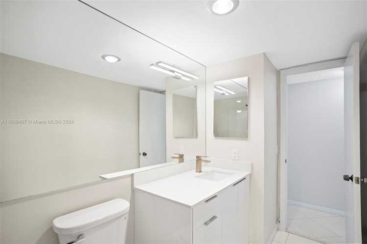 1904 S Ocean Dr #1606 Hallandale Beach, FL 3010 33009 | Skyrise Lab Photo 22