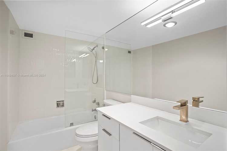 1904 S Ocean Dr #1606 Hallandale Beach, FL 3010 33009 | Skyrise Lab Photo 21