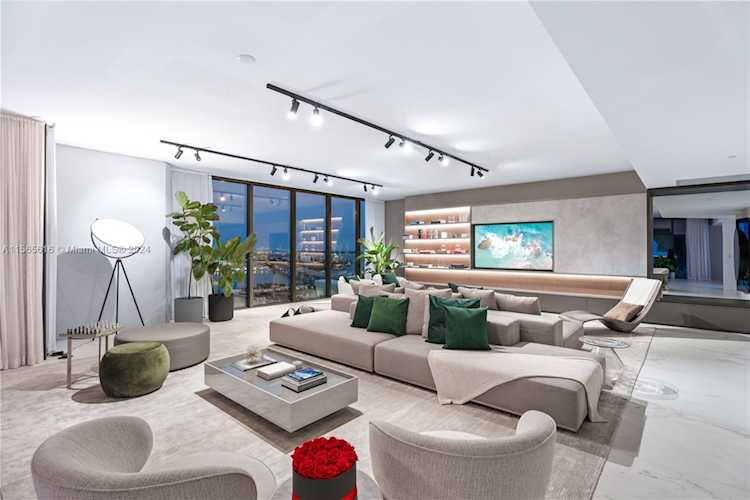 1000 Biscayne Blvd #1902 Miami, FL 32 33132 | Skyrise Lab Photo 2