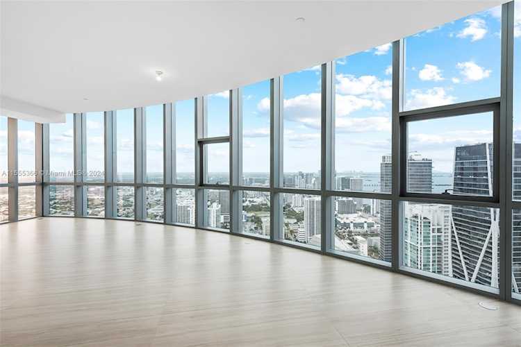 851 NE 1st Ave #PH 5500 Miami, FL 31 33132 | Skyrise Lab Photo 31