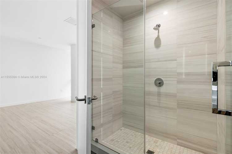 851 NE 1st Ave #PH 5500 Miami, FL 31 33132 | Skyrise Lab Photo 29