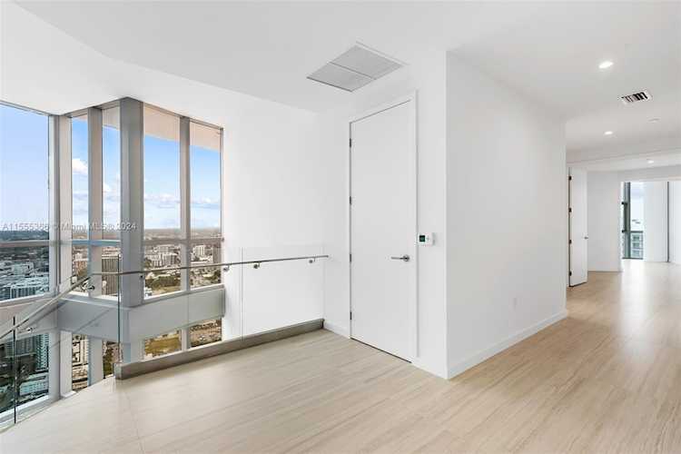851 NE 1st Ave #PH 5500 Miami, FL 31 33132 | Skyrise Lab Photo 25