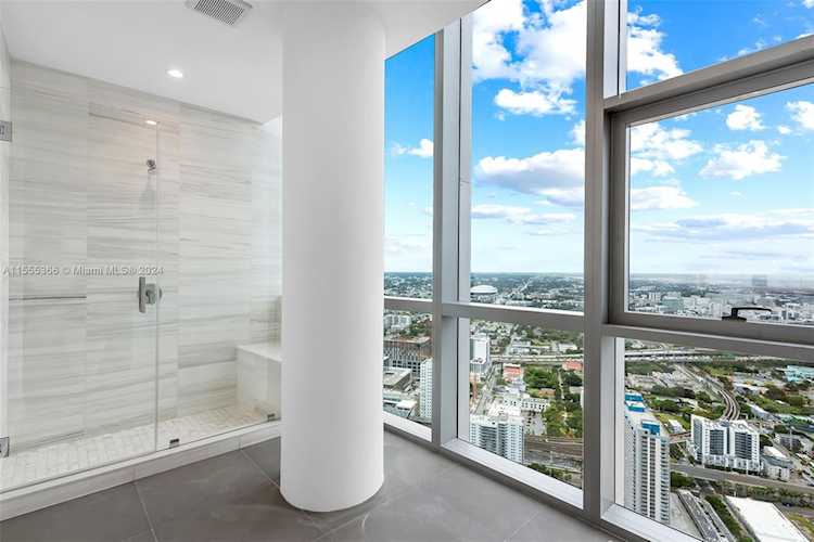 851 NE 1st Ave #PH 5500 Miami, FL 31 33132 | Skyrise Lab Photo 22