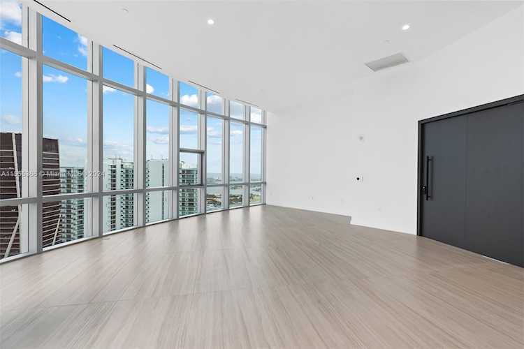 851 NE 1st Ave #PH 5500 Miami, FL 31 33132 | Skyrise Lab Photo 16