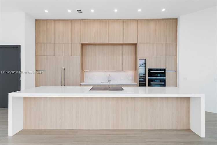 851 NE 1st Ave #PH 5500 Miami, FL 31 33132 | Skyrise Lab Photo 15